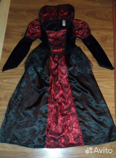 Нарядное платье