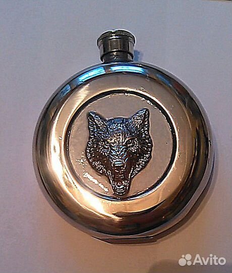 Фляга волки