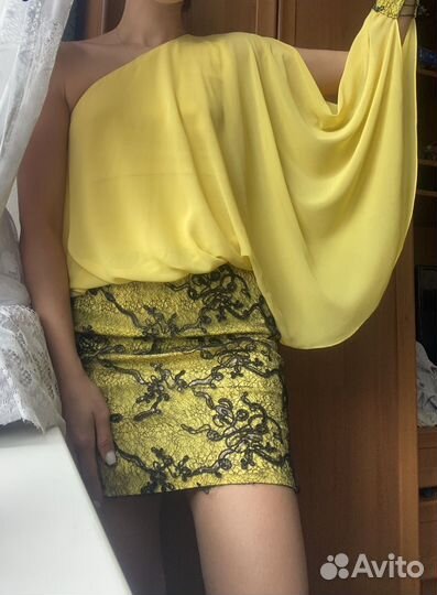 Платье желтое