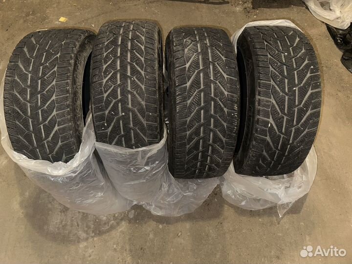 Tigar Winter 235/45 R18 98