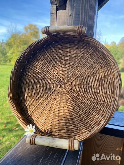 Поднос плетеный
