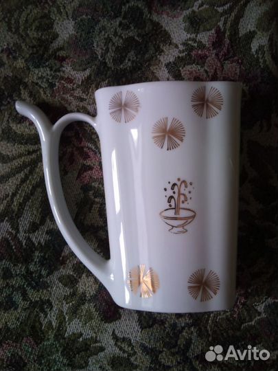 Фарфоровая кружка с соском на ручке