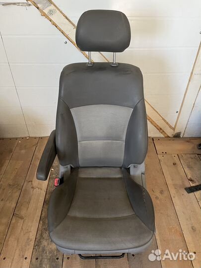 Сиденье левое Hyundai Starex H1/Grand Starex