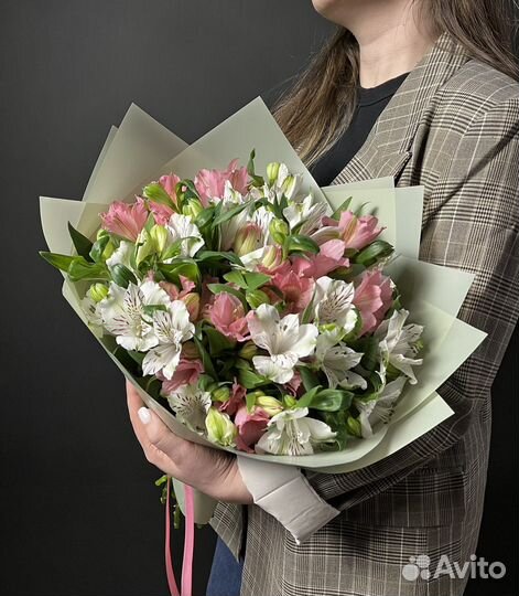 Букет альстромерий