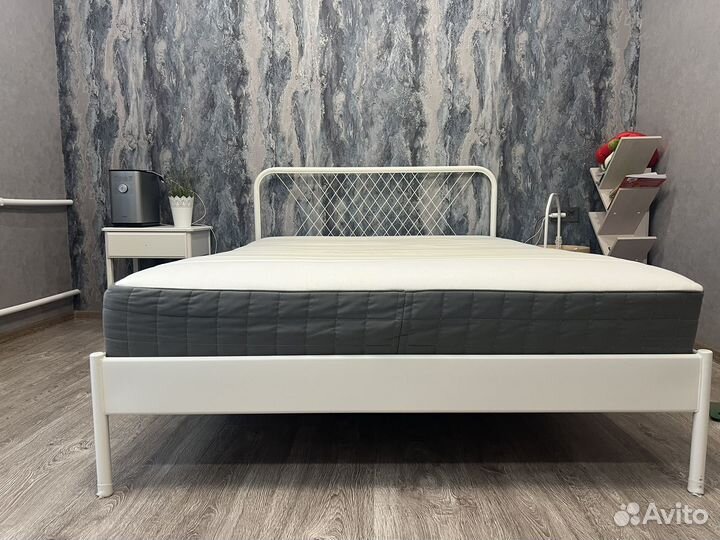 Кровать IKEA 140х200