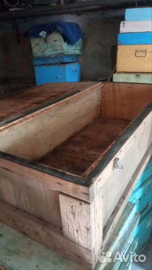 Ящик для рамок пчел