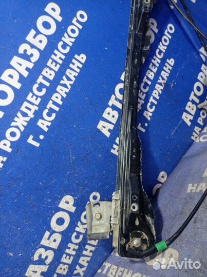 Передний правый стеклоподъемник Ford Focus 1 седан