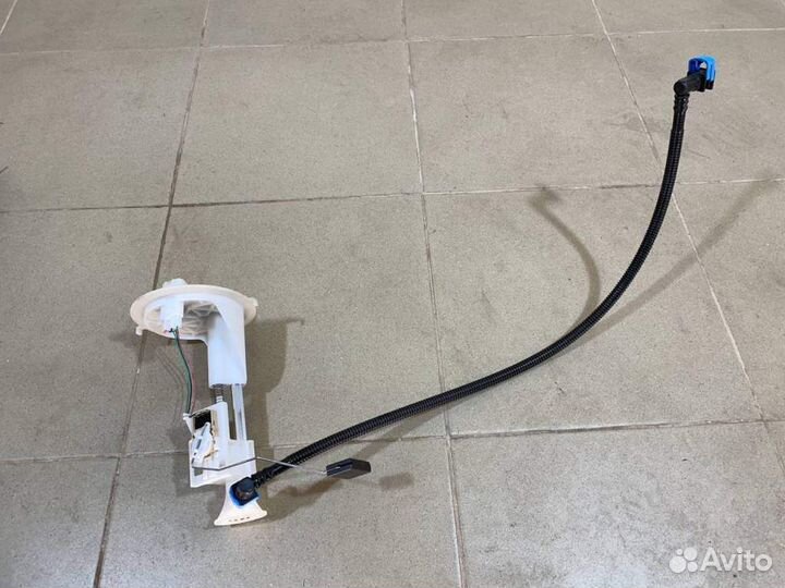 Датчик уровня топлива Toyota RAV 4 2019