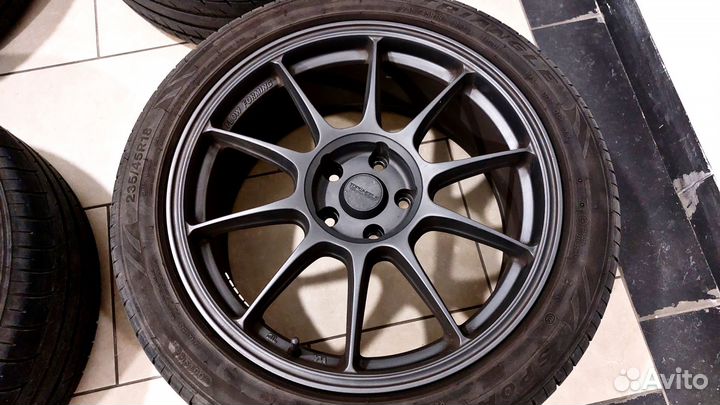 R18 Triangle TH201 Sportex 235/45, PCD 5x112 DIA 66.6
