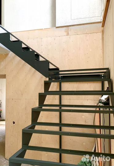 Лестница винтовая с монтажем