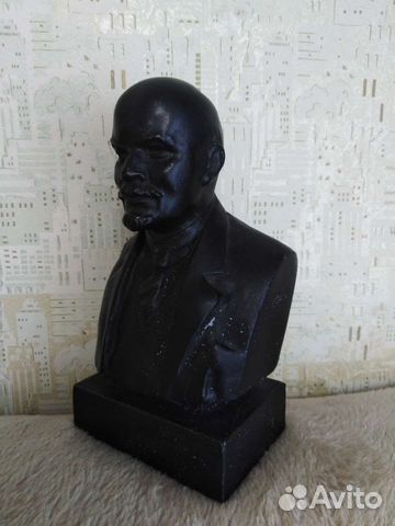 Бюст В. В. Ленина