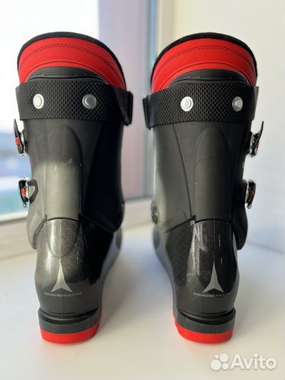 Горнолыжные ботинки atomic