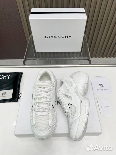 Кроссовки Givenchy