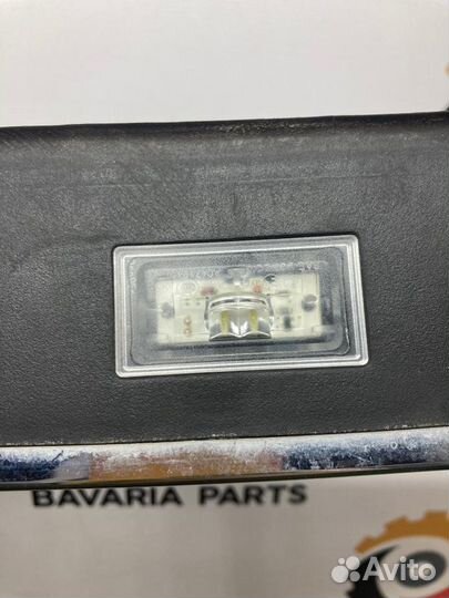 Кнопка багажника с подсветкой номера Bmw 7 F01 3.0