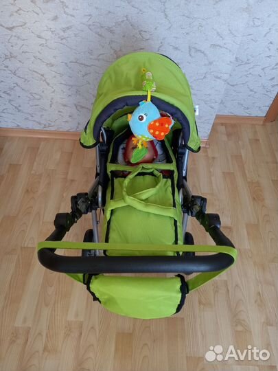 Игрушечная коляска для кукол