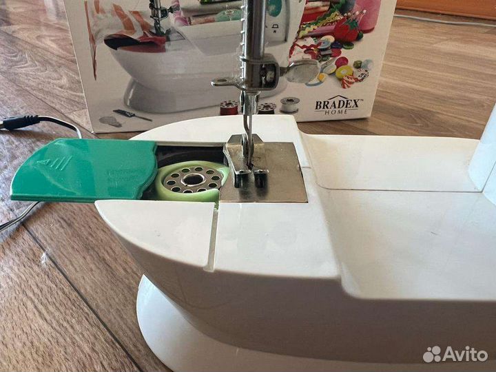 Швейная машина 