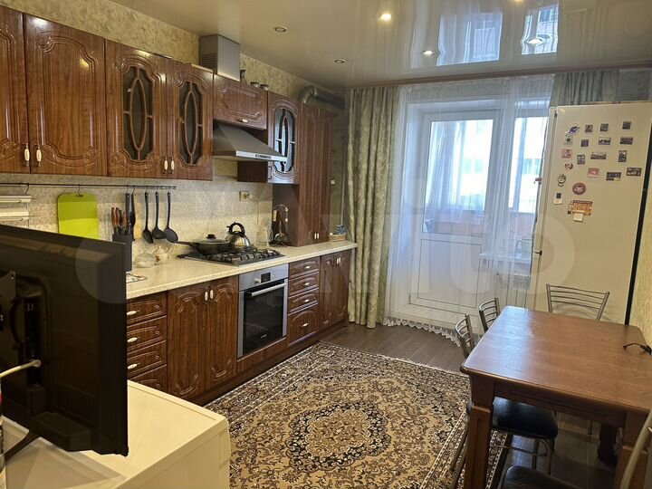 3-к. квартира, 80,9 м², 6/10 эт.