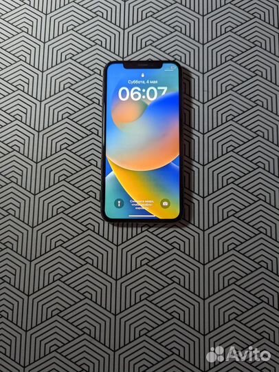 iPhone X, 64 ГБ