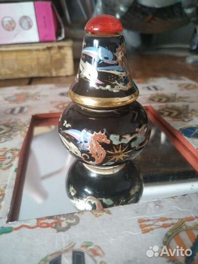 Винтажное зеркало и твердые духи