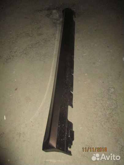 Накладка на порог (наружная) левая Mercedes X204