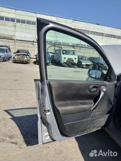 Дверь передняя левая Renault Megane