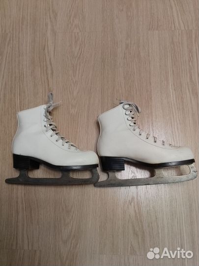 Коньки фигурные женские 37