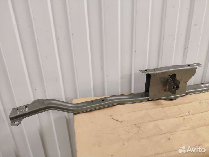 Усилитель бампера Nissan Primera P12