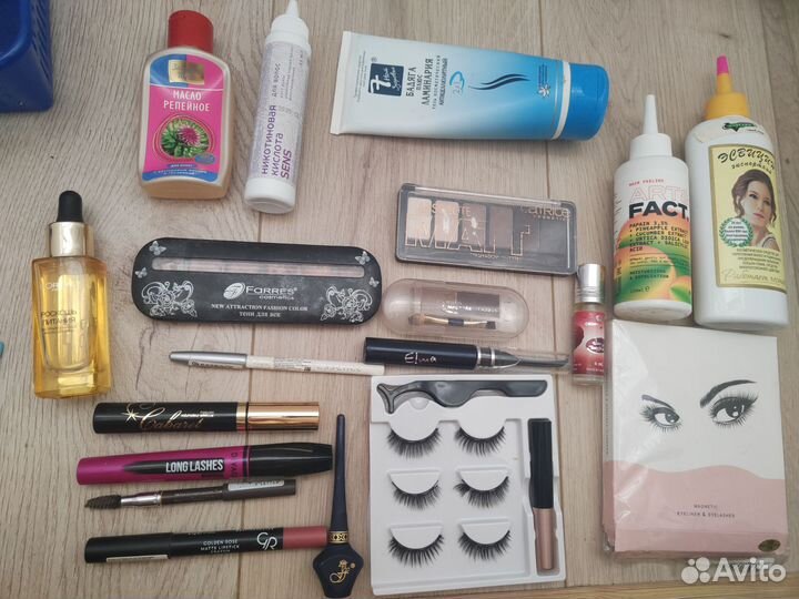 Набор косметики и уход за волосами