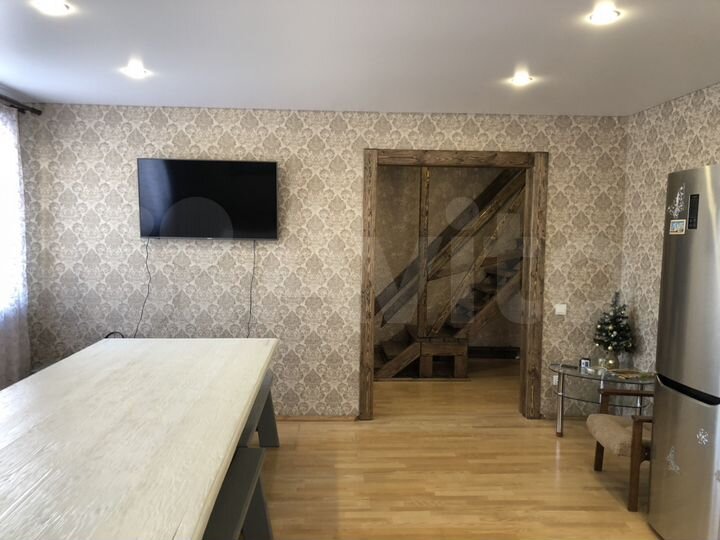 Дом 170 м² на участке 5 сот.