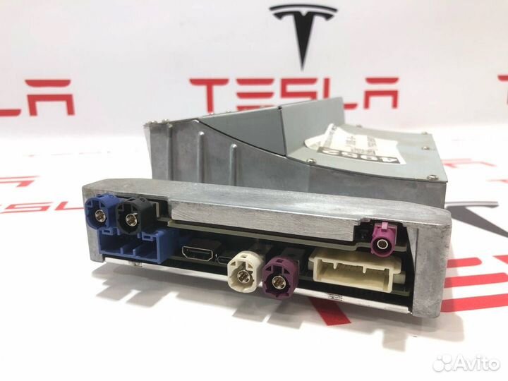 Блок автопилота Tesla Model X 2019 1655000-00-G