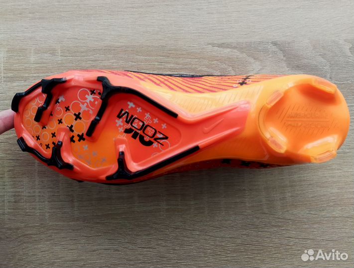 Бутсы футбольные : Nike Mercurial Air Zoom