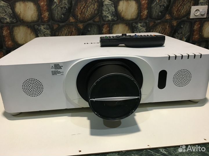 Проектор Hitachi CP-WU8440