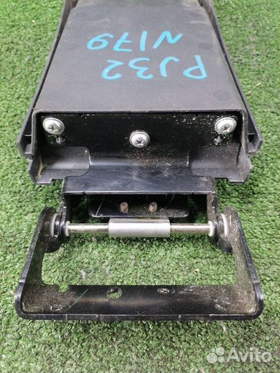 Крышка подлокотника Nissan Teana PJ32 VQ35DE 2009