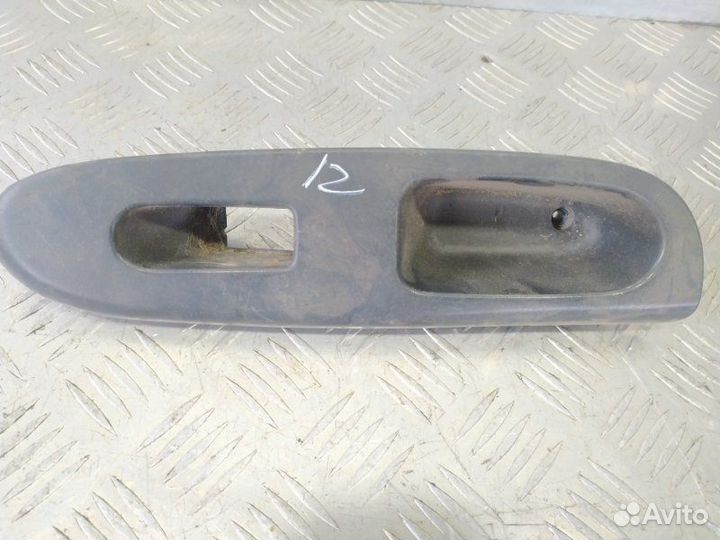 Накладка кнопки стеклоподьемника Renault Espace 3