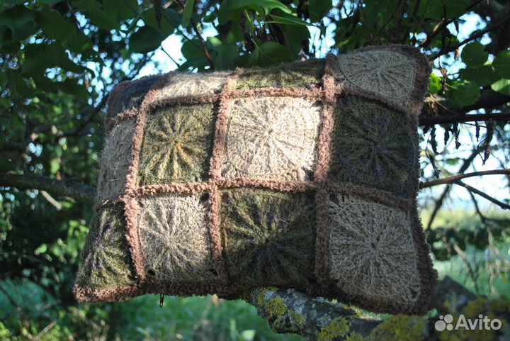 Вязаная подушка крючком 