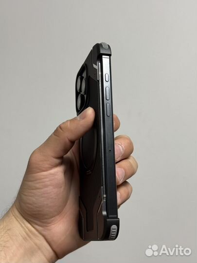 Чехол карбон на iPhone 16 Pro Max