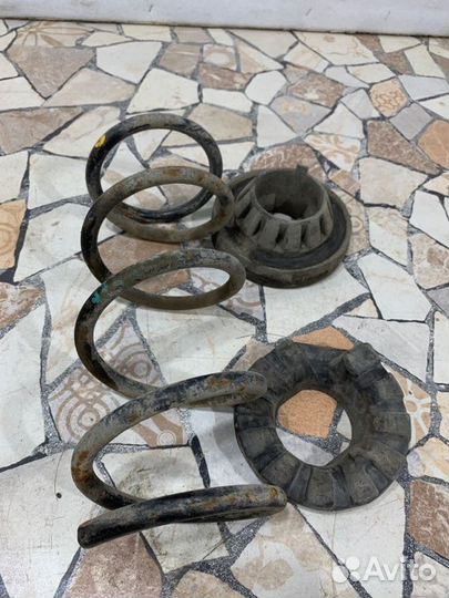 Пружина подвески задняя Nissan Teana J32