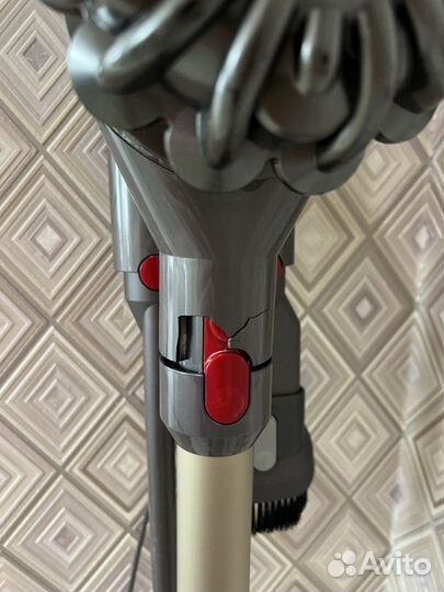 Пылесос dyson v8