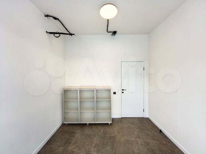 Офис с большим окном, 10.1 м²