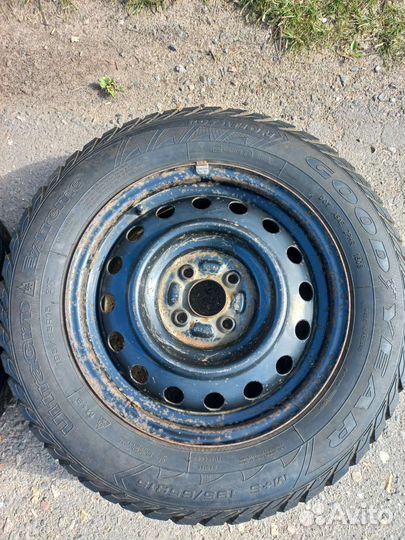 2 колеса 195/65 R15 goodyear ultra grip extreme