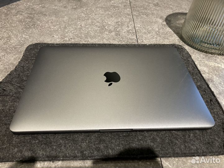 Apple MacBook Pro 13 2020 i5/8/256 как новый