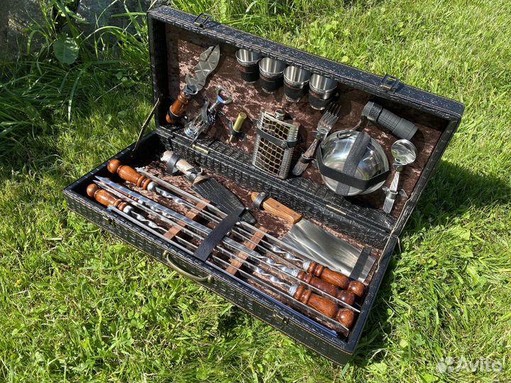 Подарочный набор шампуров в чемодане 