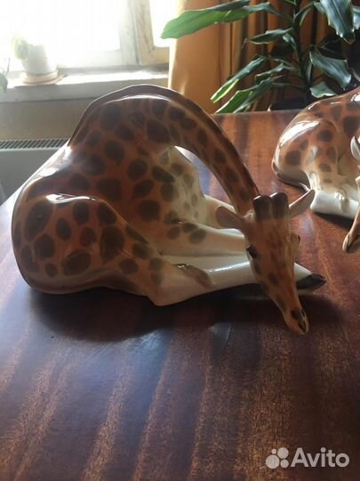 Фарфоровая статуэтка 