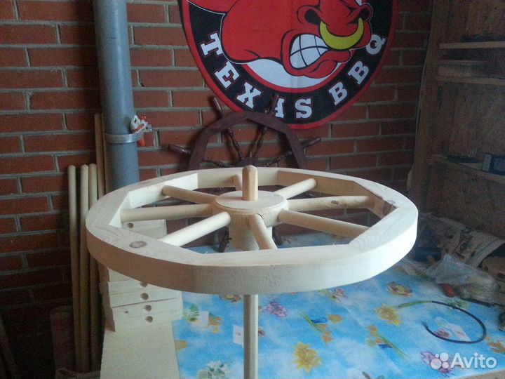 Деревянное колесо на масленицу