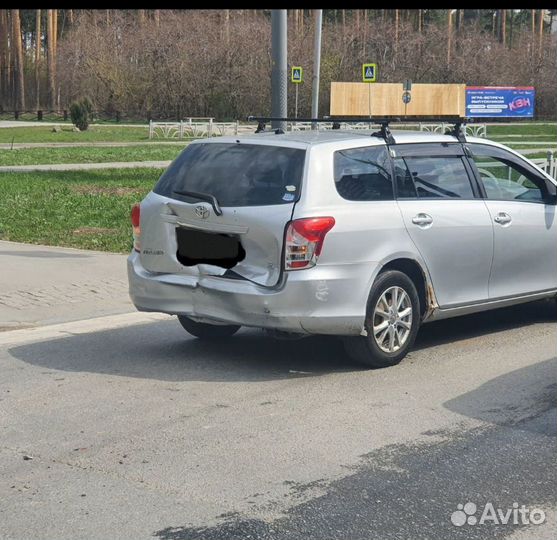 Toyota Corolla Fielder 1.5 CVT, 2010, битый, 500 000 км