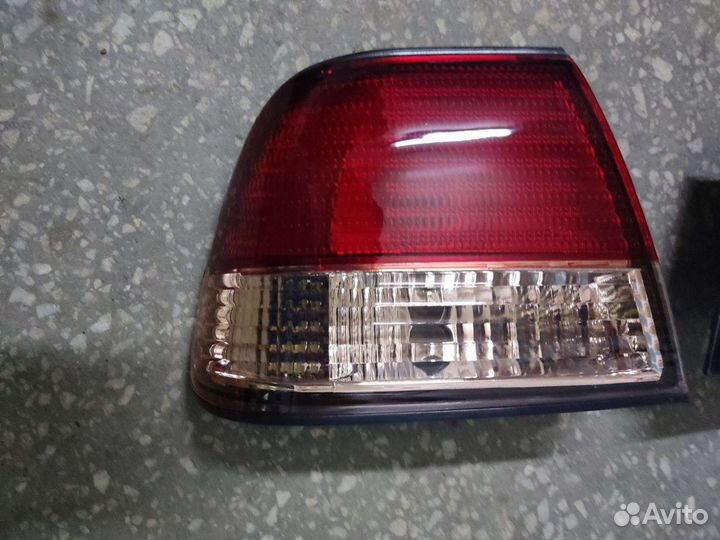 Фонарь задний Ниссан Санни 98-04 г.в