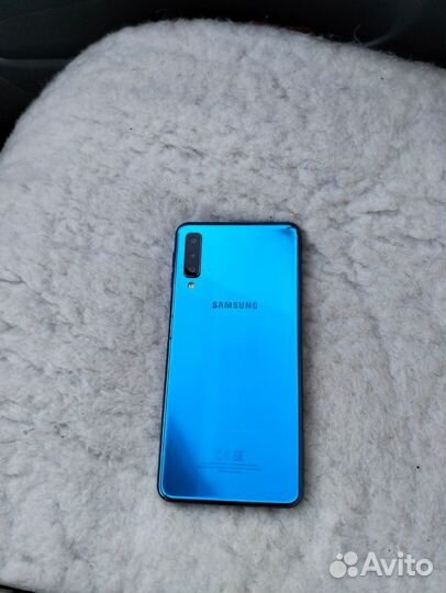 Samsung Galaxy A7 (2018), 4/64 ГБ