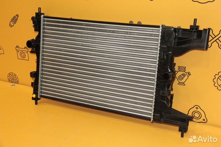 Радиатор охлаждения МКПП Chevrolet Cruze 09 - 16