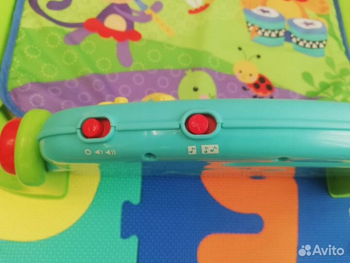 Игровой развивающий коврик Fisher price с пианино