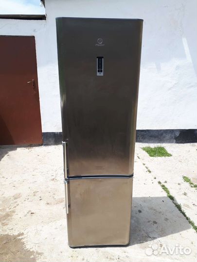 Холодильник indesit